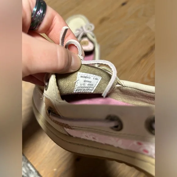 Size 5.5 Sperry shoes - Picture 6 of 8